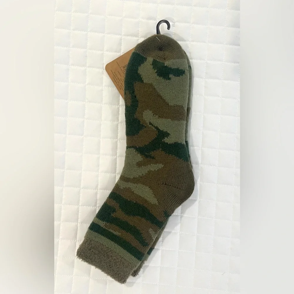 Northeast Outfitters Socks Men’s 8- 12.5 Cozy Cabin‎ Aloe Infused